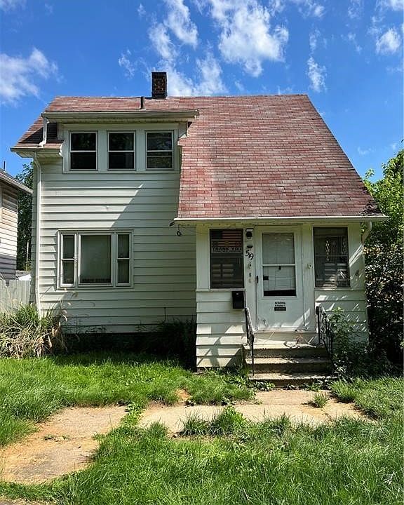 1st image of 519 E 5th St