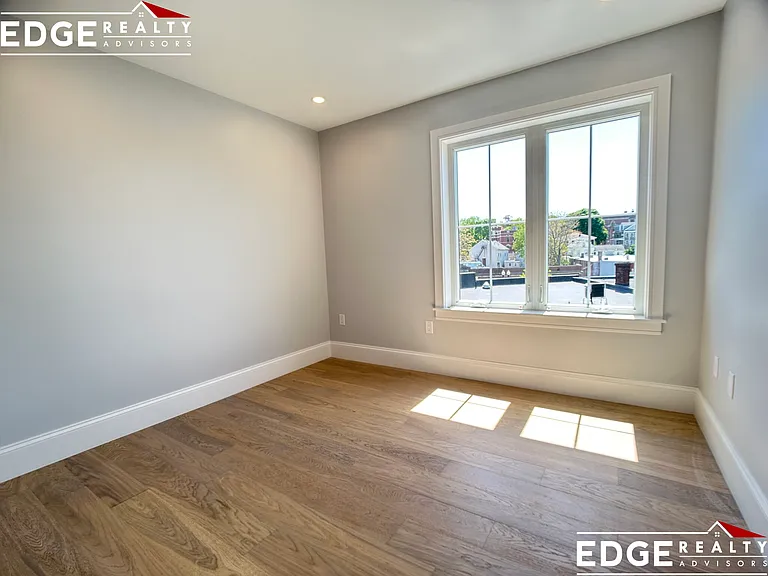 425 Market St #303 — Photo 5