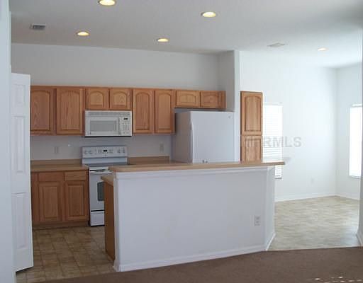 3rd image of 9614 Jasmine Brook Cir