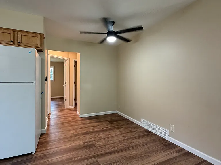 2313 Brown St — Photo 8