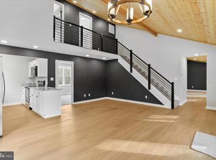 36 Plum Tree Ln, Berkeley Springs, WV 25411