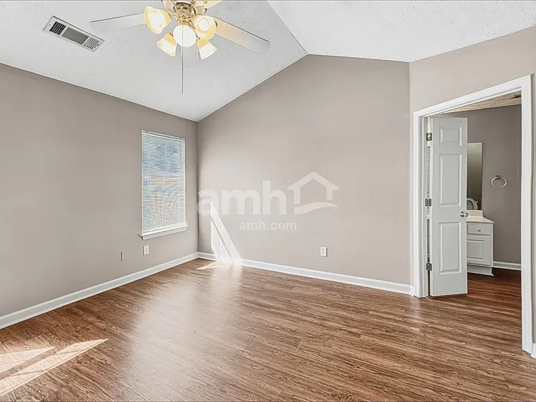 1300 Wilkes Crest Dr — Photo 9