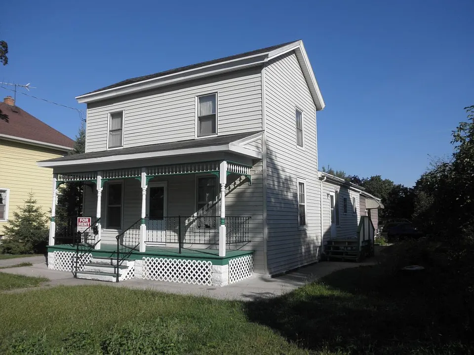 720 Vine Ave