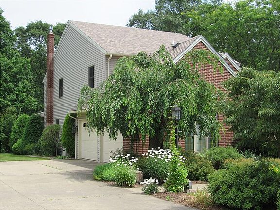 3rd image of 15751 Kings Dr