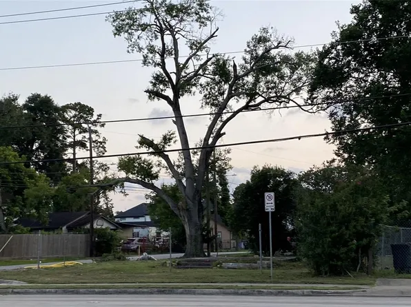 9905 Fulton St, Houston, TX 77076