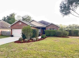 6717 Barnwood Dr, Milton, FL 32570