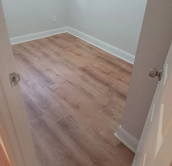 469 Mechanic St — Photo 3