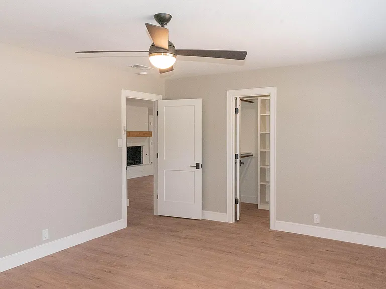 2601 Goddard Dr — Photo 13
