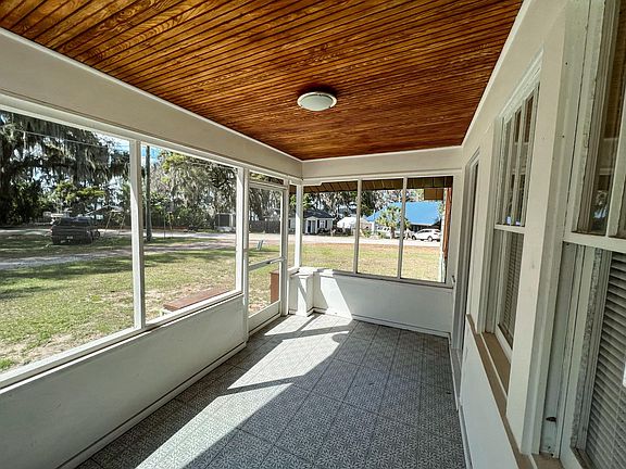 4th image of 6235 Central Dr