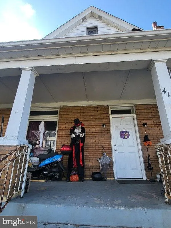 413 Delaware St photo 1