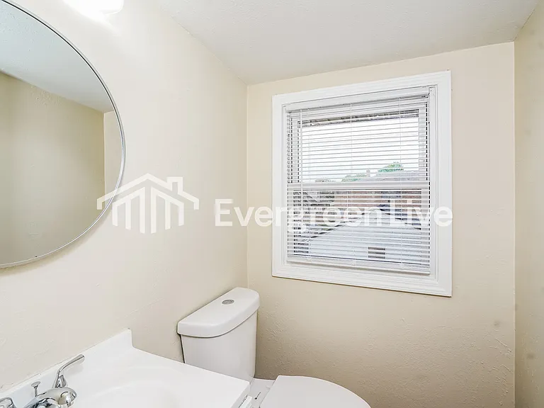 3532 N 77th St — Photo 14