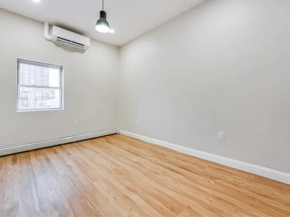 3302 Palisade Avenue image 16 of 22