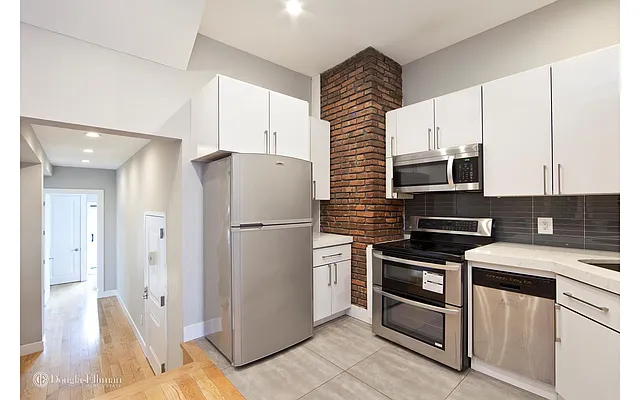 Rented by Douglas Elliman | media 22