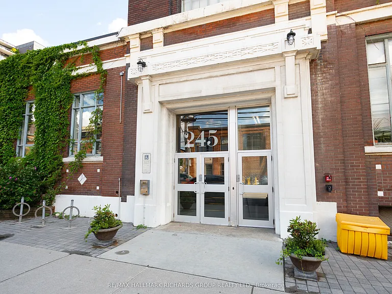 245 Carlaw Ave #202B — Photo 26