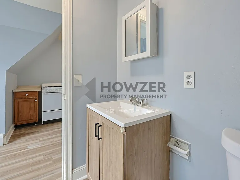 54 Broadway — Photo 14