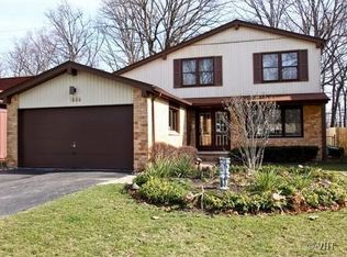 1859 McCraren Rd, Highland Park, IL 60035