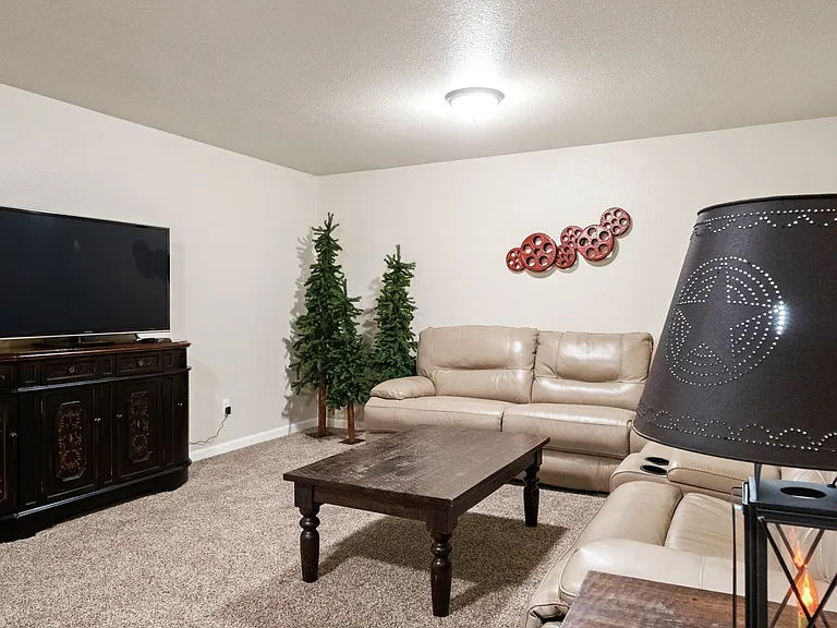 8197 Mockorange Hts — Photo 45