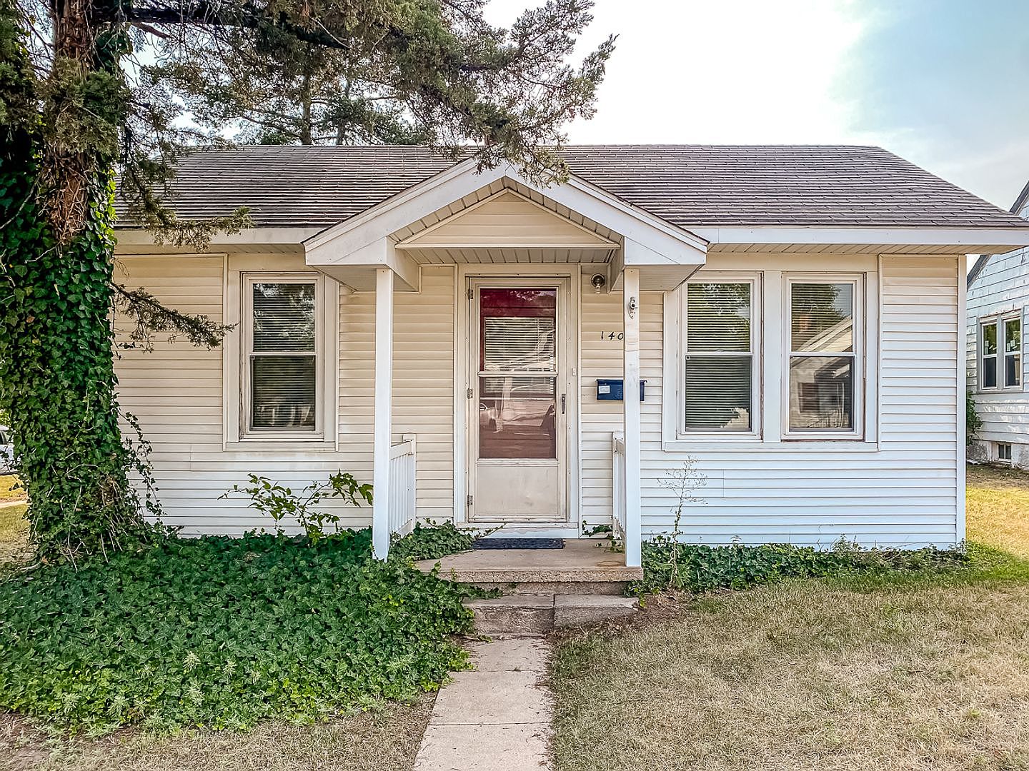 1401 N Monroe St, Hutchinson, KS 67501 Zillow