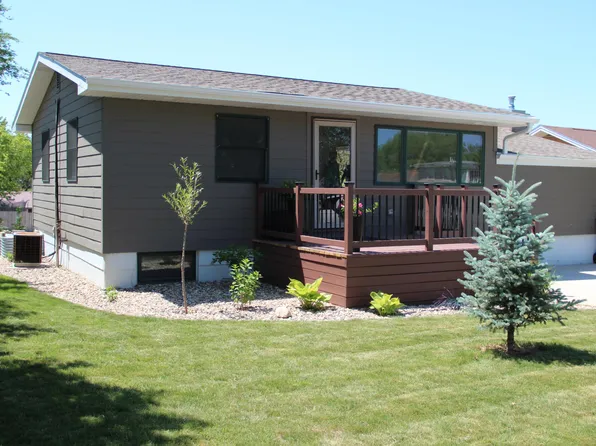 345 W 6th St, Winner, SD 57580