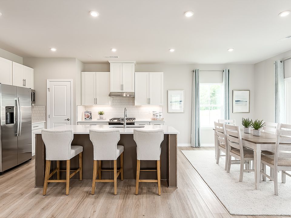 Timothy Branch Duplex & Single Family Homes by Ryan Homes in Brandywine