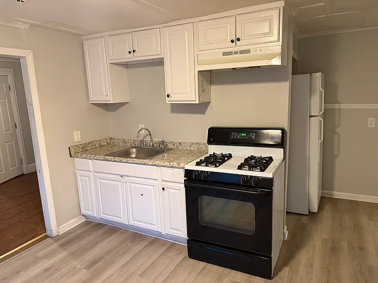 35 Fulton St #1 — Photo 2