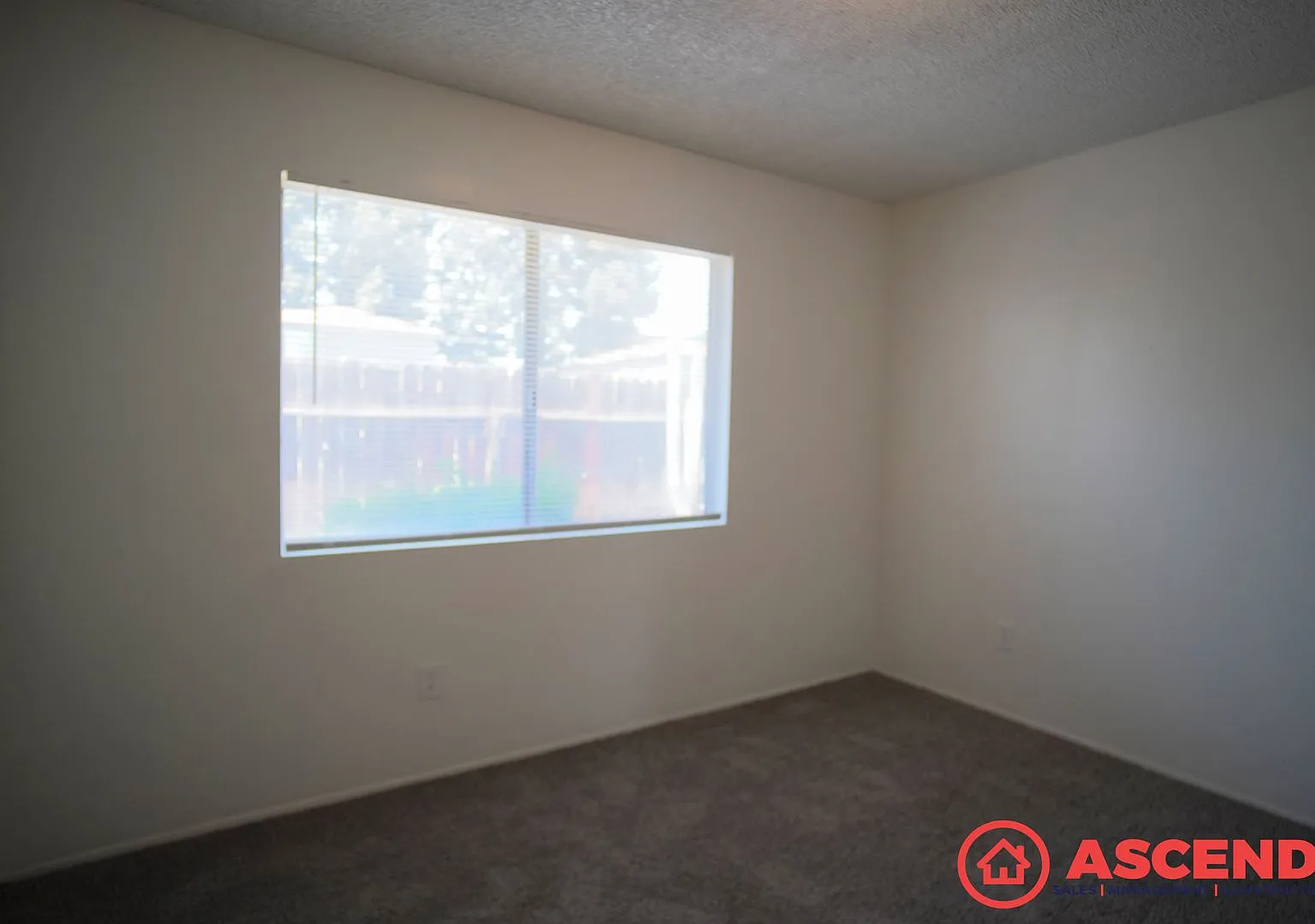 1849 Golden State Ave — Photo 4