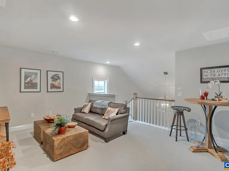 2132 Northside Dr — Photo 16