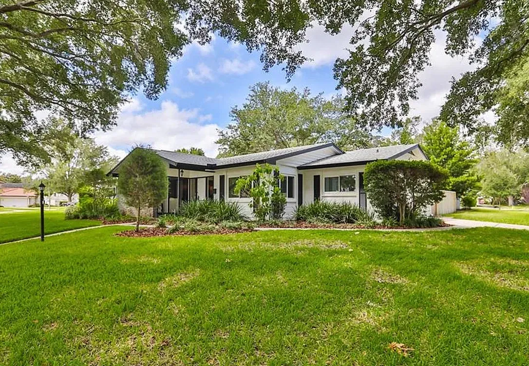 3 bed, 2.5 bath, 1990 sqft, $3,950 — Photo 1