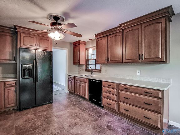 4th image of 117 Catherine Dr SE