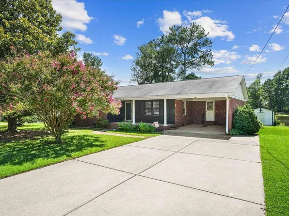301 Flamingo Dr, Clayton, NC 27520