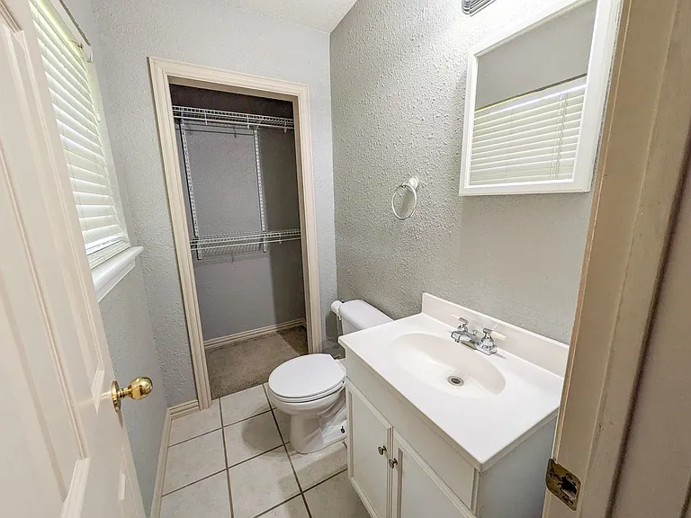 5031 Simpson Ave — Photo 14