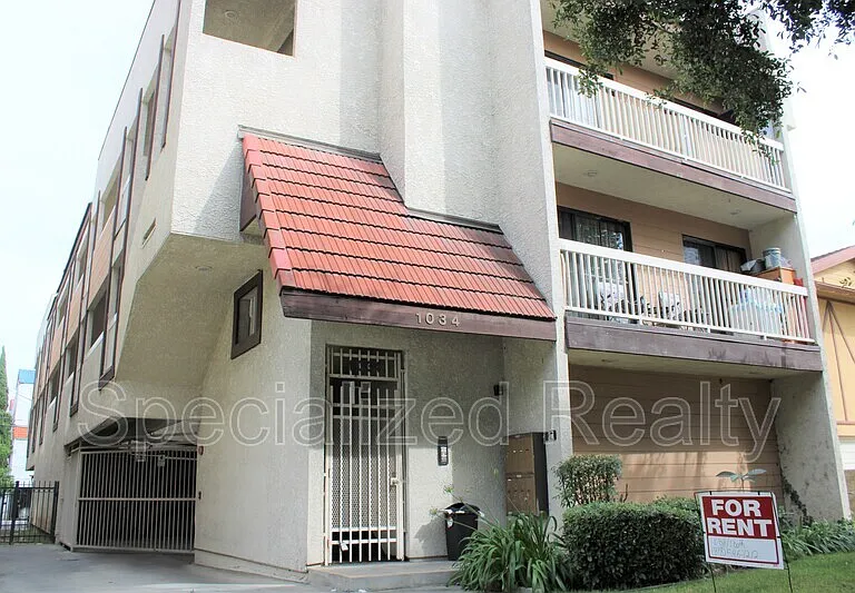1034 Thompson Ave #8 — Photo 1