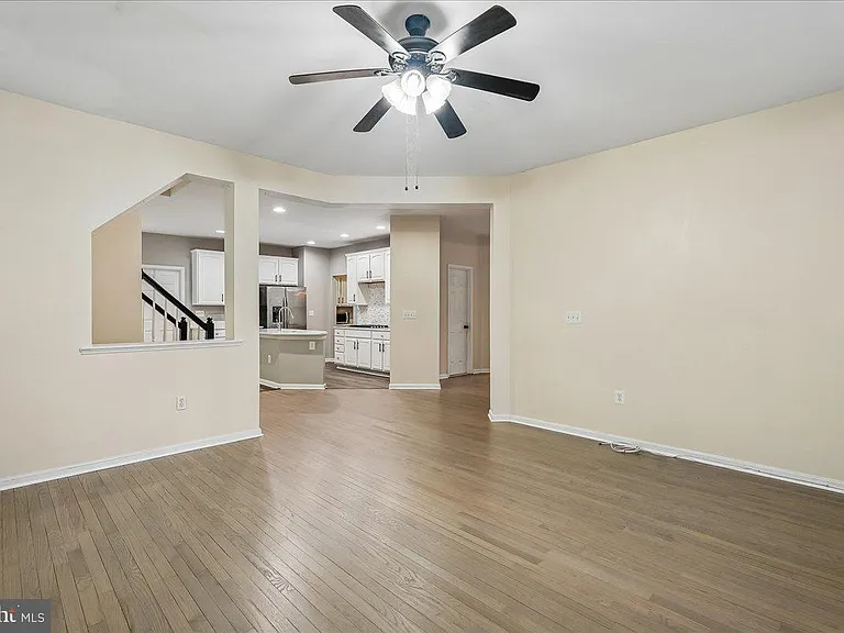 905 Royal Elm Ct — Photo 21