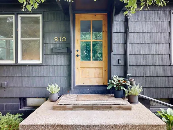 910 3rd Ave, Iowa City, IA 52245