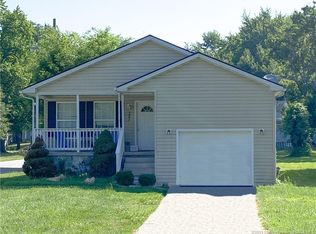 321 Villa Dr, Sellersburg, IN 47172