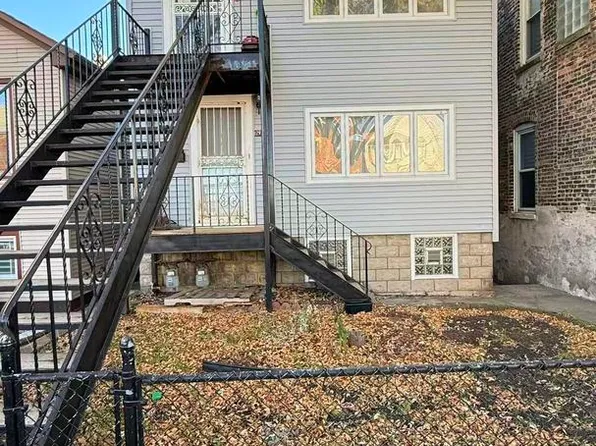 2925 S Shields Ave, Chicago, IL 60616