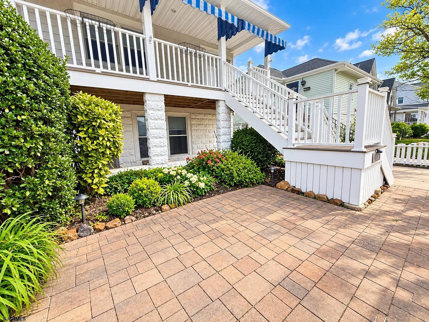 2 bed, 1.0 bath, $2,200 — Photo 2