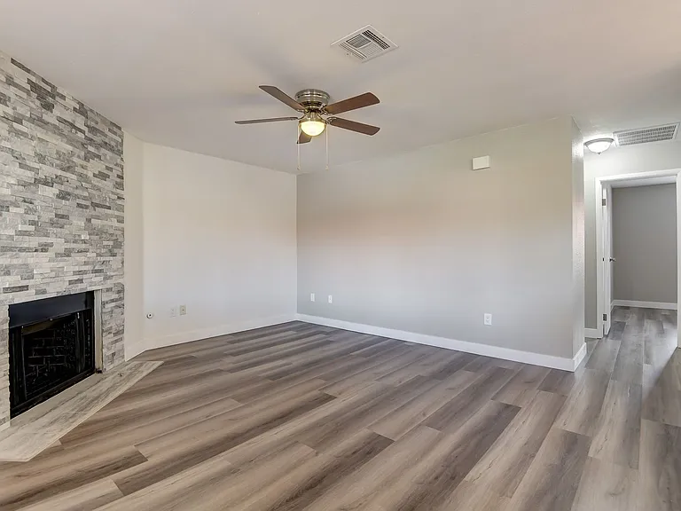 853 Rock Springs Dr #202 — Photo 4
