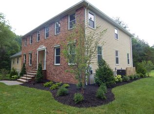 4 Saxton Ln, Lebanon, NJ 08833