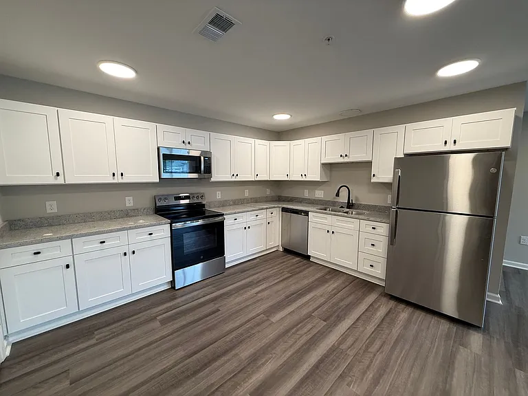 7085 Hanesbrook Cir — Photo 7