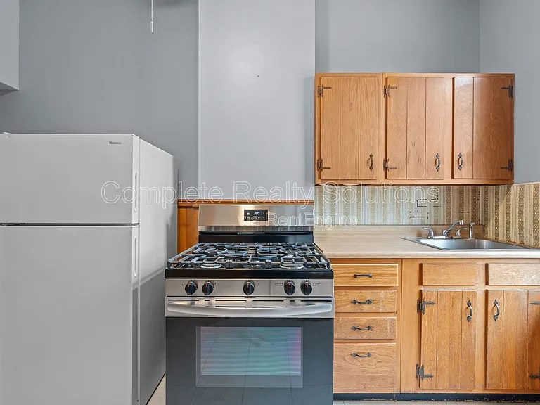 1210 Lynch St #A — Photo 7