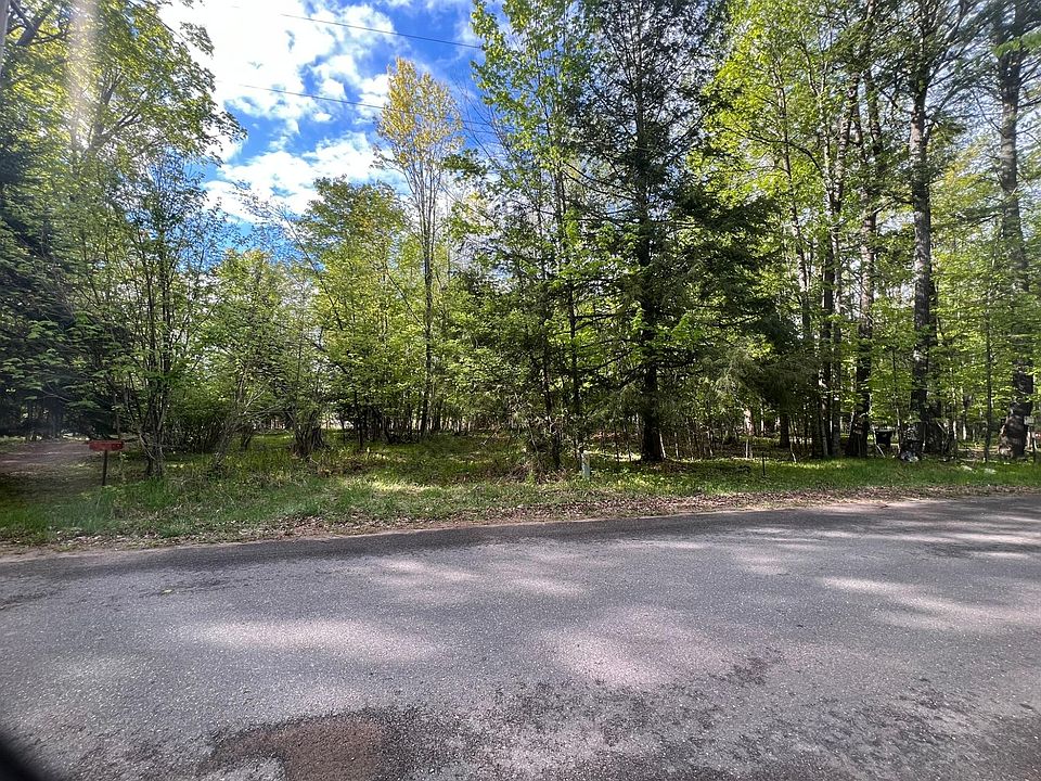 2nd image of W16252 S Shore Dr