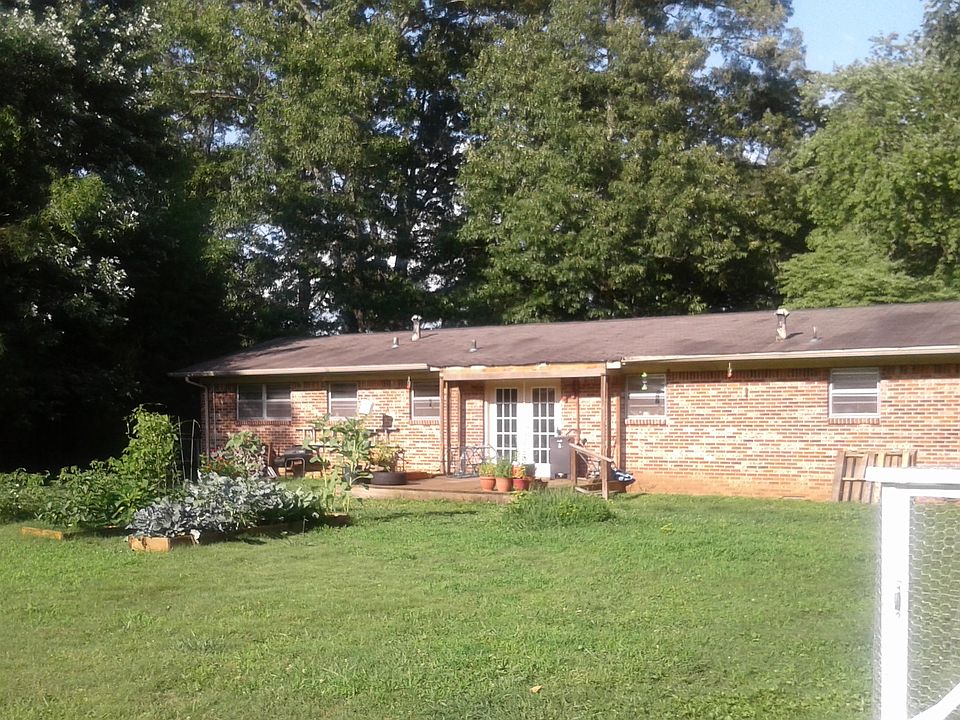 2nd image of 213 Skyline Rd