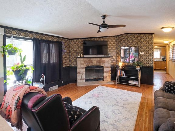 2nd image of 19 Marston Meadow Road