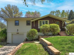 9405 Grand Ave, Omaha, NE 68134
