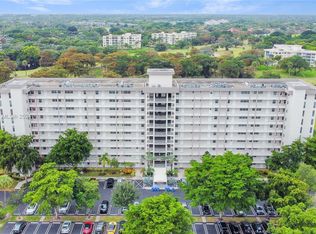 575 Oaks Ln APT 502, Pompano Beach, FL 33069