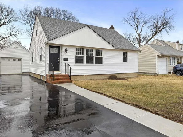 929 Southern Drive, Franklin Square, NY 11010