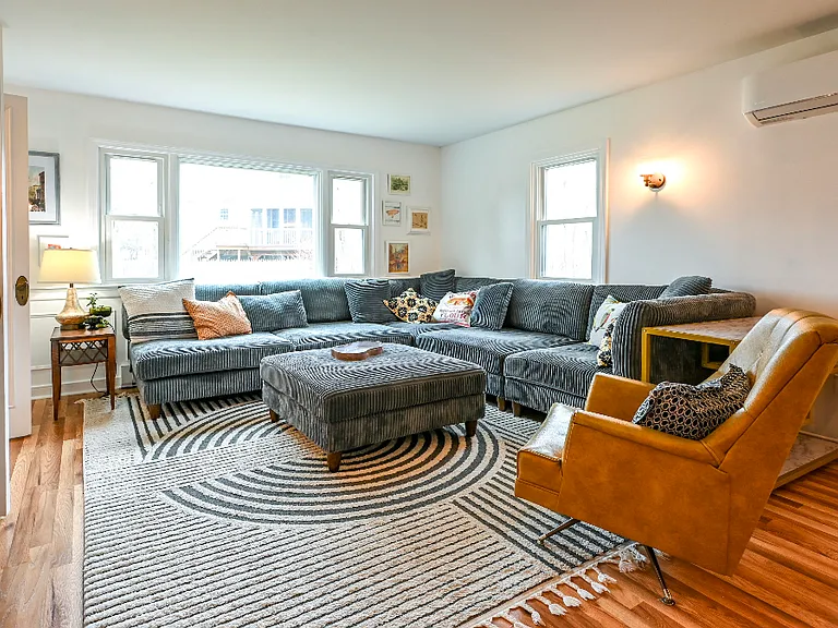 4 Greta Ln — Photo 4