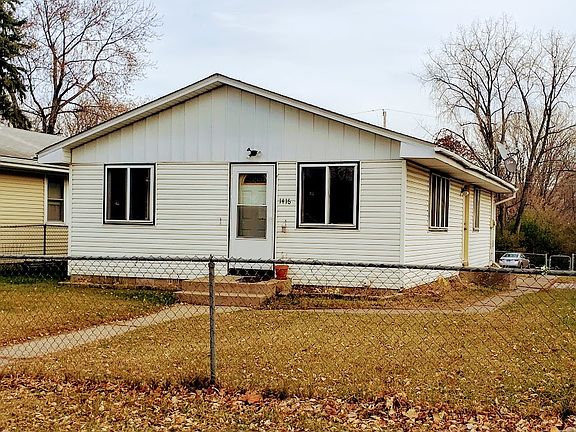 2nd image of 1416 Park St