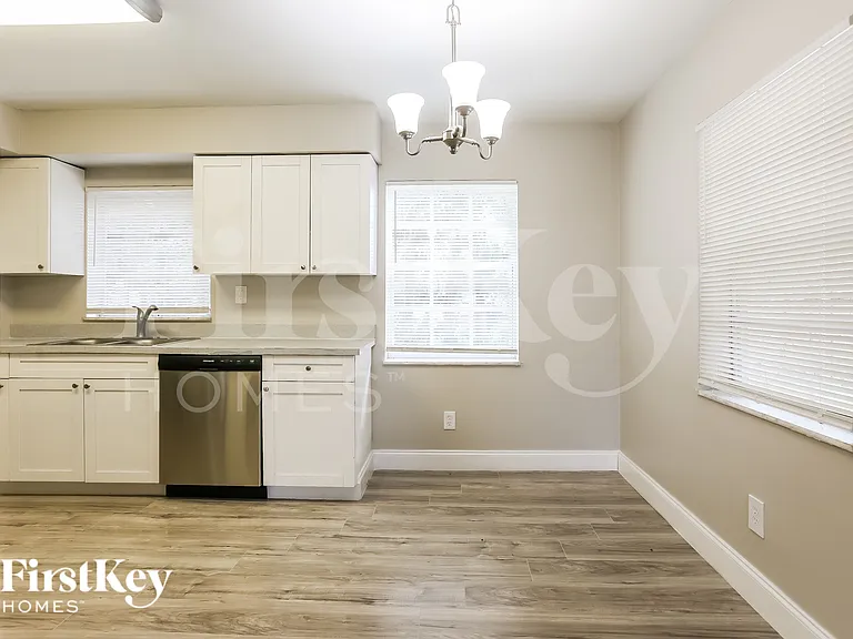 2740 SW 7th St — Photo 6